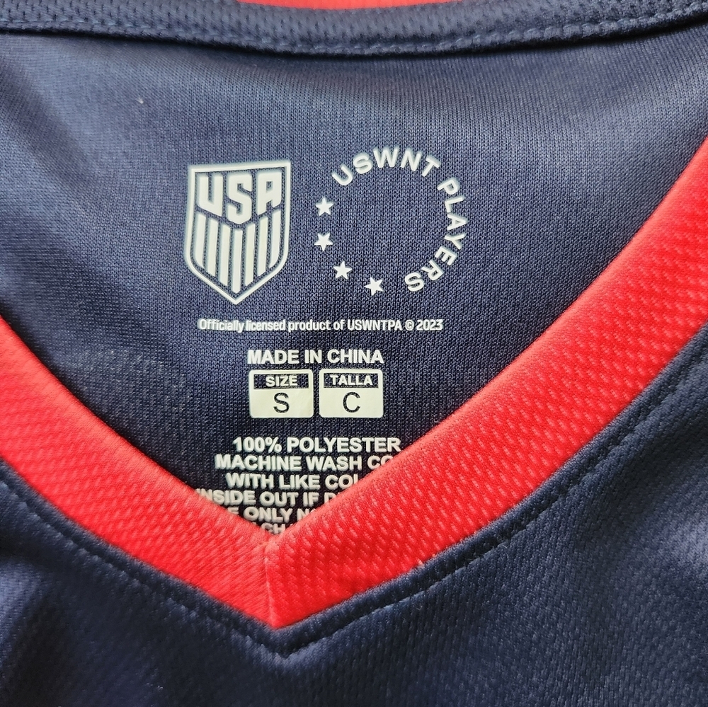 USA Soccer Navy and Red V-Neck T-Shirt #13 Alex Morgan USWNT Womens Size Small - Picture 4 of 6